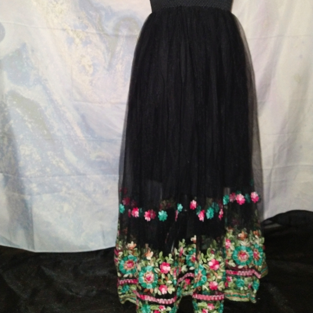 Black embroidered tull skirt elastic waist band